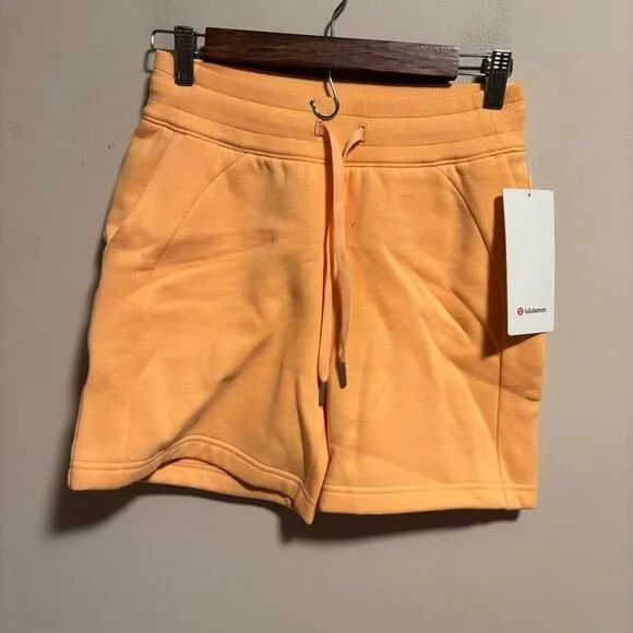 NWT Lululemon Scuba High-Rise Short 5&quot; Peach Bellini- Size 4