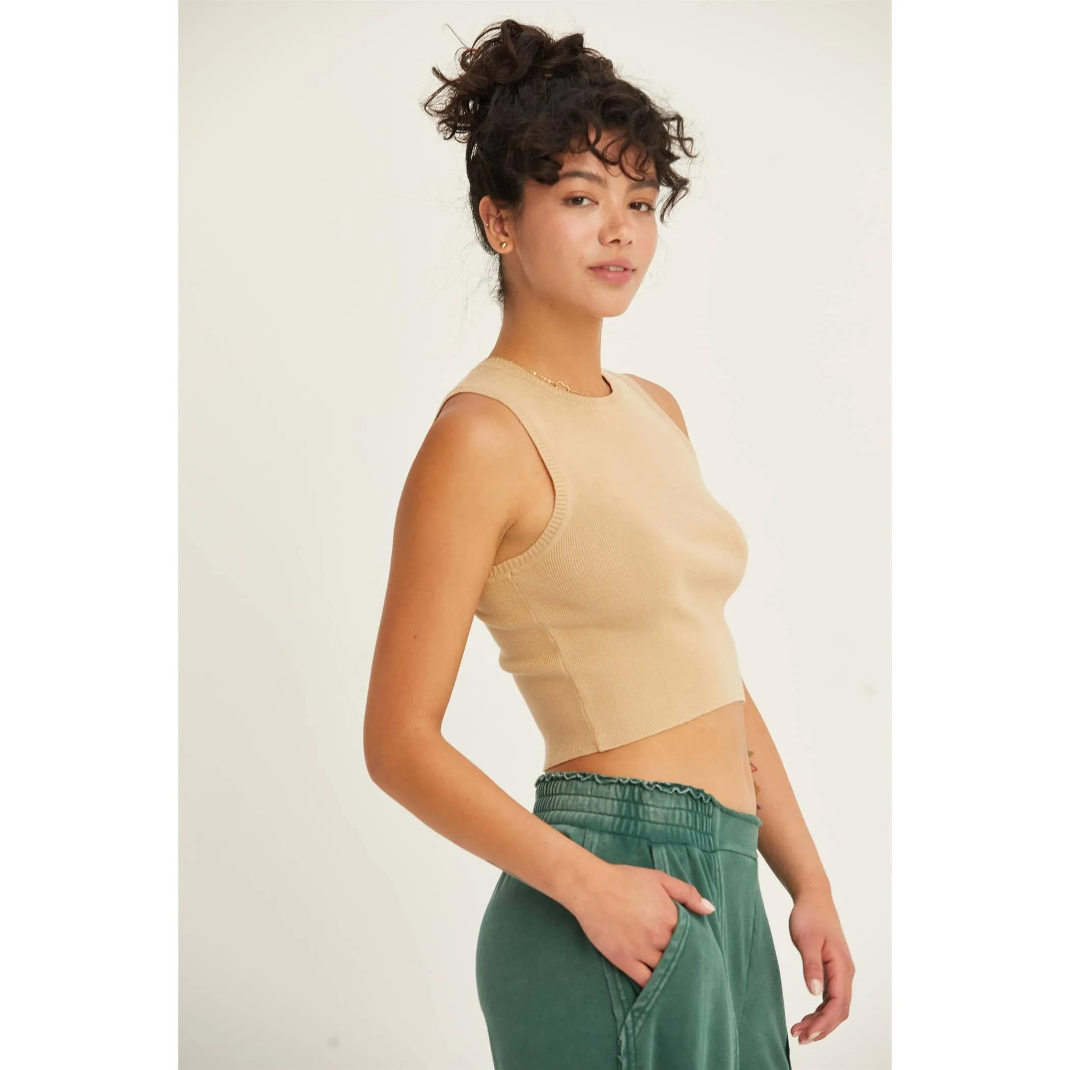RIBBED KNIT CROPPED TANK TOP