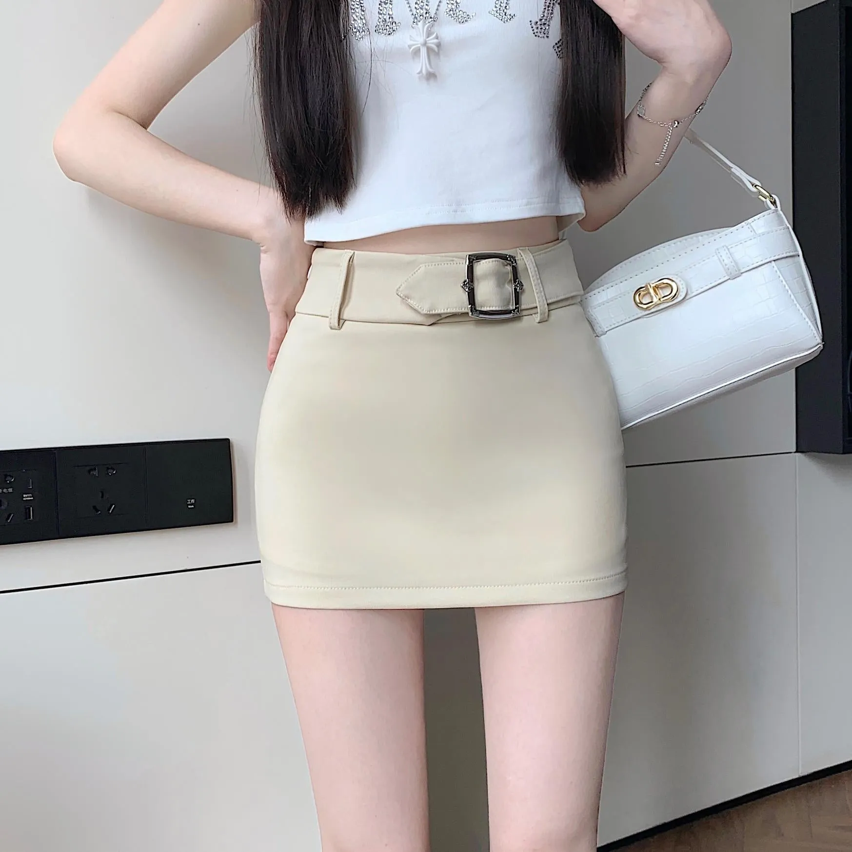 Slimming A-Line Bodycon Skirt with Chic Design