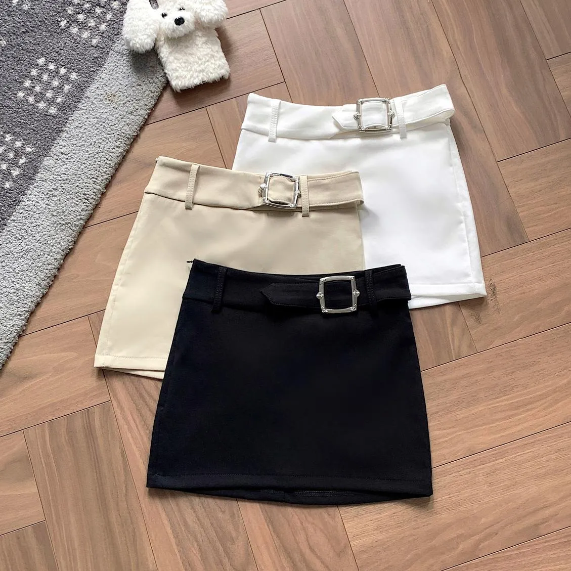 Slimming A-Line Bodycon Skirt with Chic Design