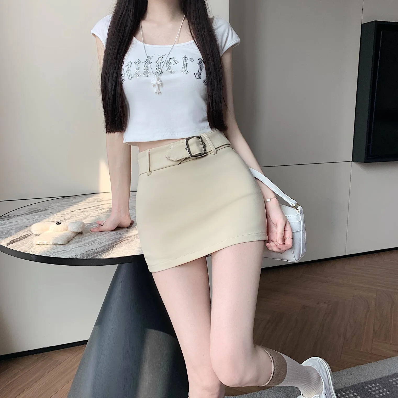 Slimming A-Line Bodycon Skirt with Chic Design