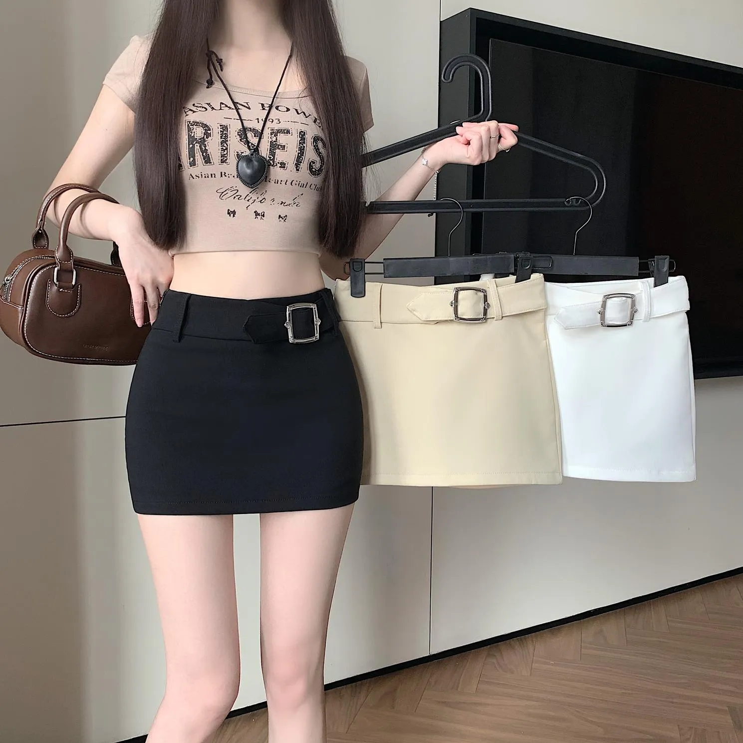 Slimming A-Line Bodycon Skirt with Chic Design