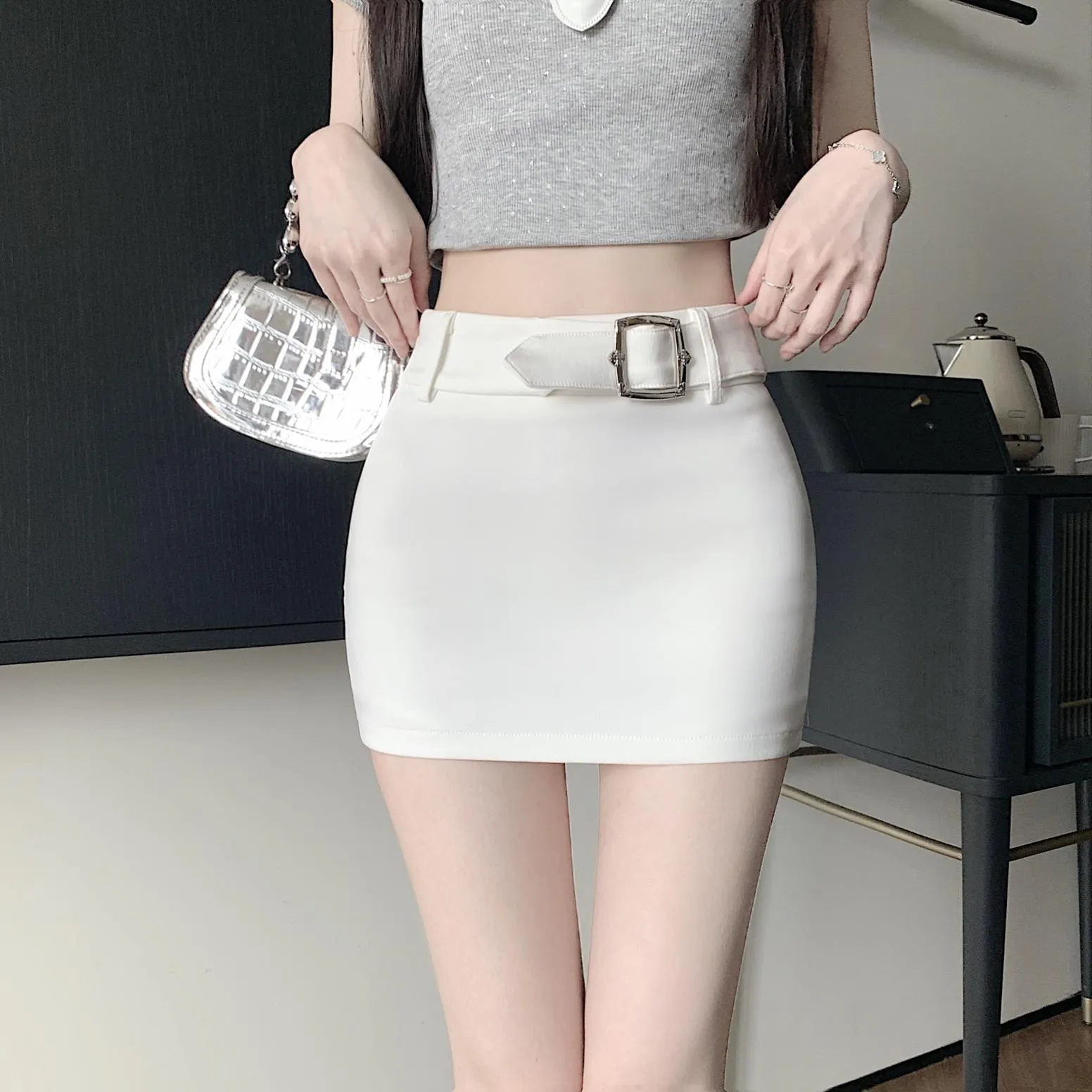 Slimming A-Line Bodycon Skirt with Chic Design