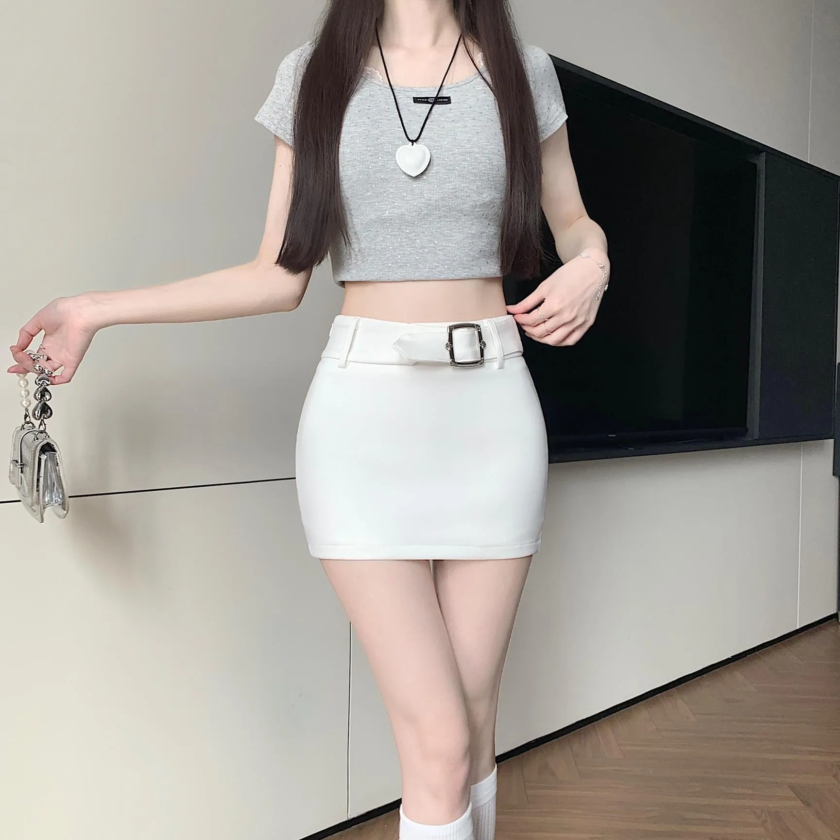 Slimming A-Line Bodycon Skirt with Chic Design