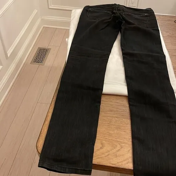 SMALL TOWN BLACK SKINNY JEANS.  NEW WITH TAGS.  STYLE IS ARIEL