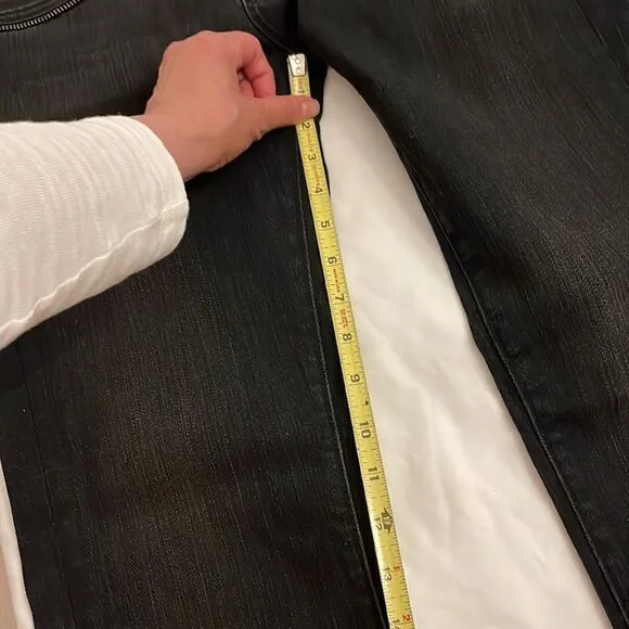 SMALL TOWN BLACK SKINNY JEANS.  NEW WITH TAGS.  STYLE IS ARIEL