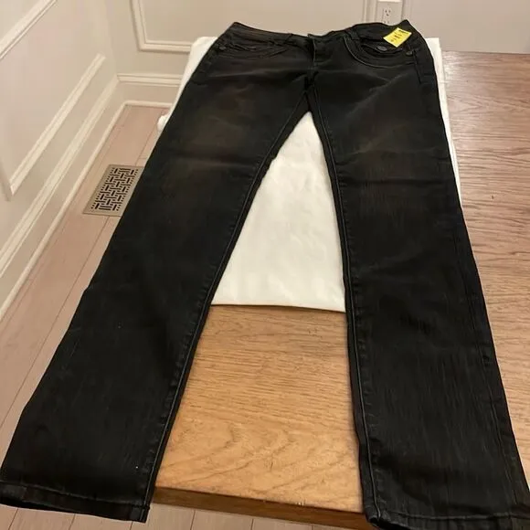 SMALL TOWN BLACK SKINNY JEANS.  NEW WITH TAGS.  STYLE IS ARIEL