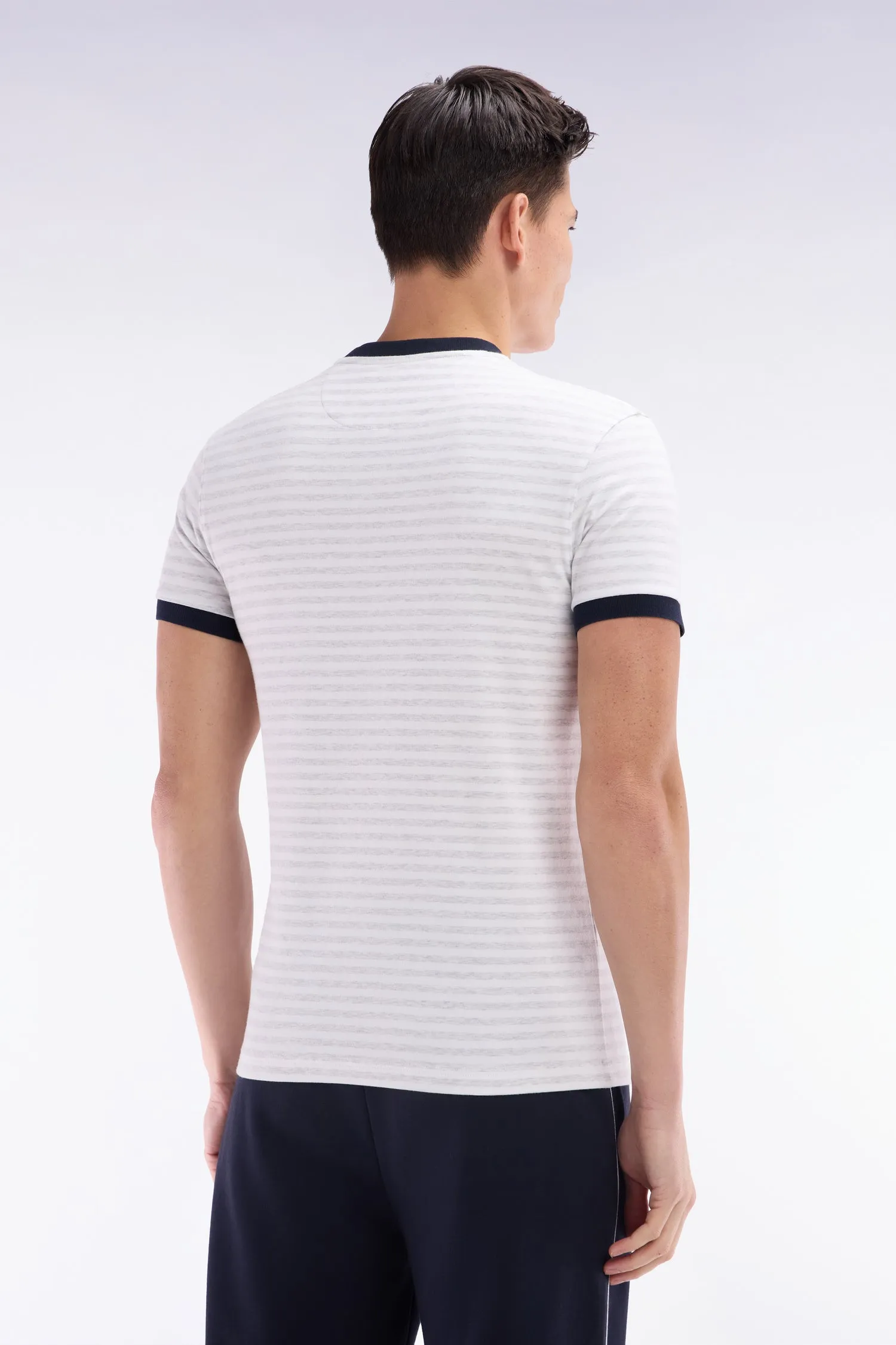 T-shirt en coton stretch rayé gris coupe ajustée