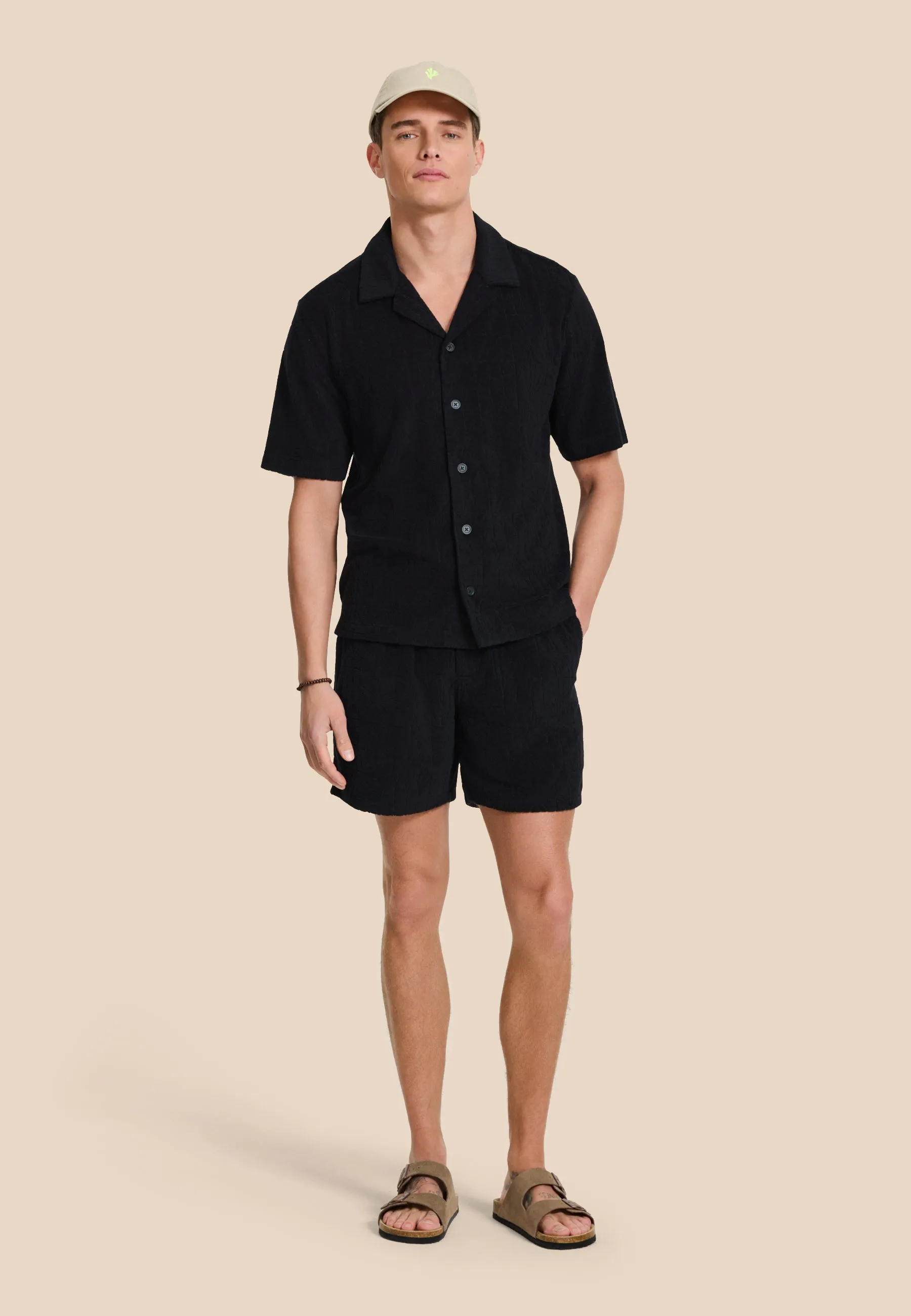 TONY toweling shorts geo sun | black