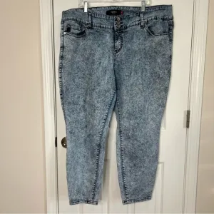 Torrid Acid Washed Cropped Ankle Jeans