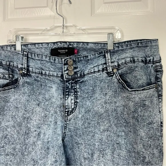 Torrid Acid Washed Cropped Ankle Jeans