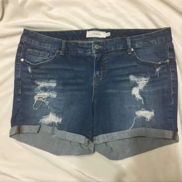 TORRID SKINNY DISTRESSED DENIM JEANS SHORTS 18 1XL