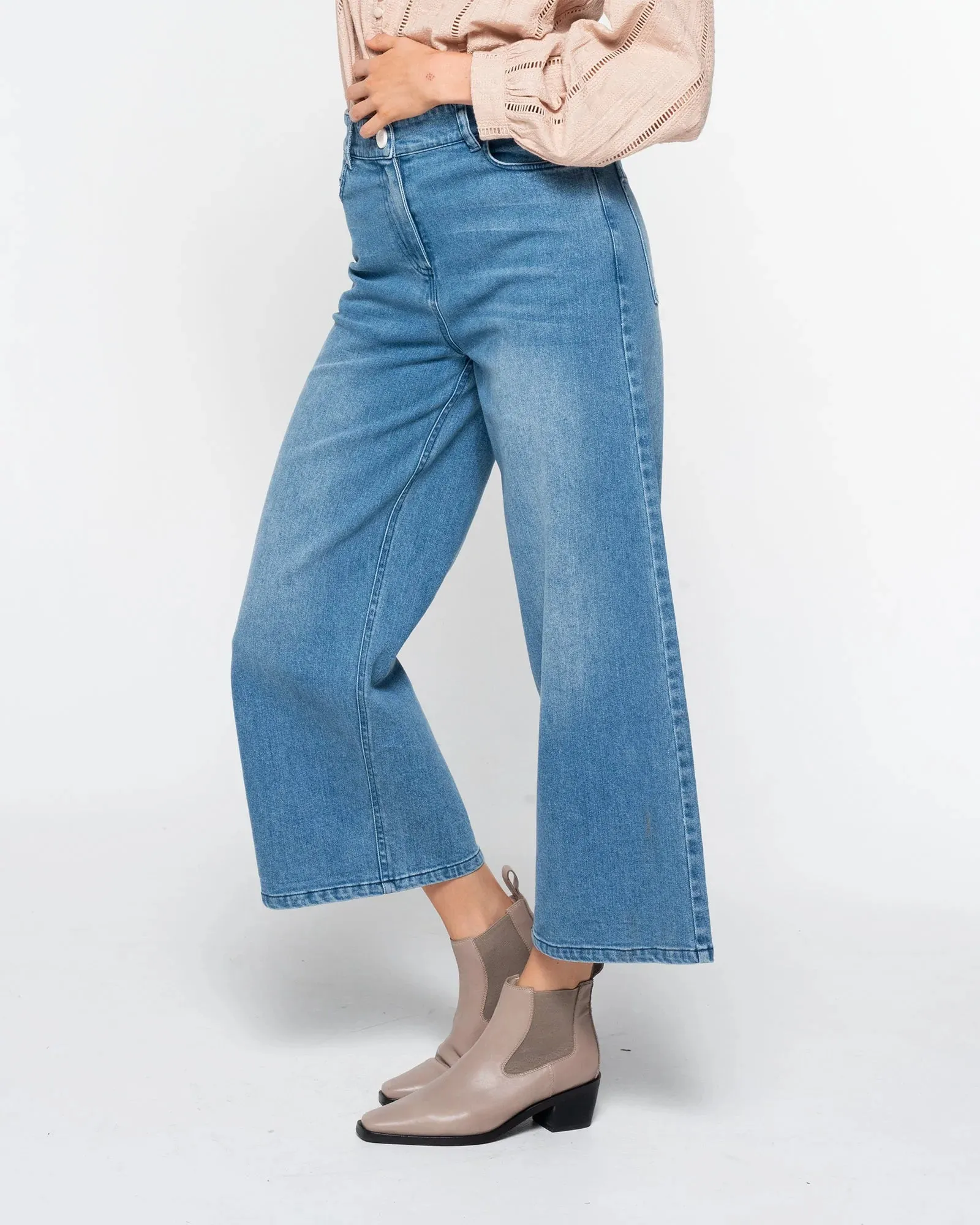 Vantage Jean Washed Blue
