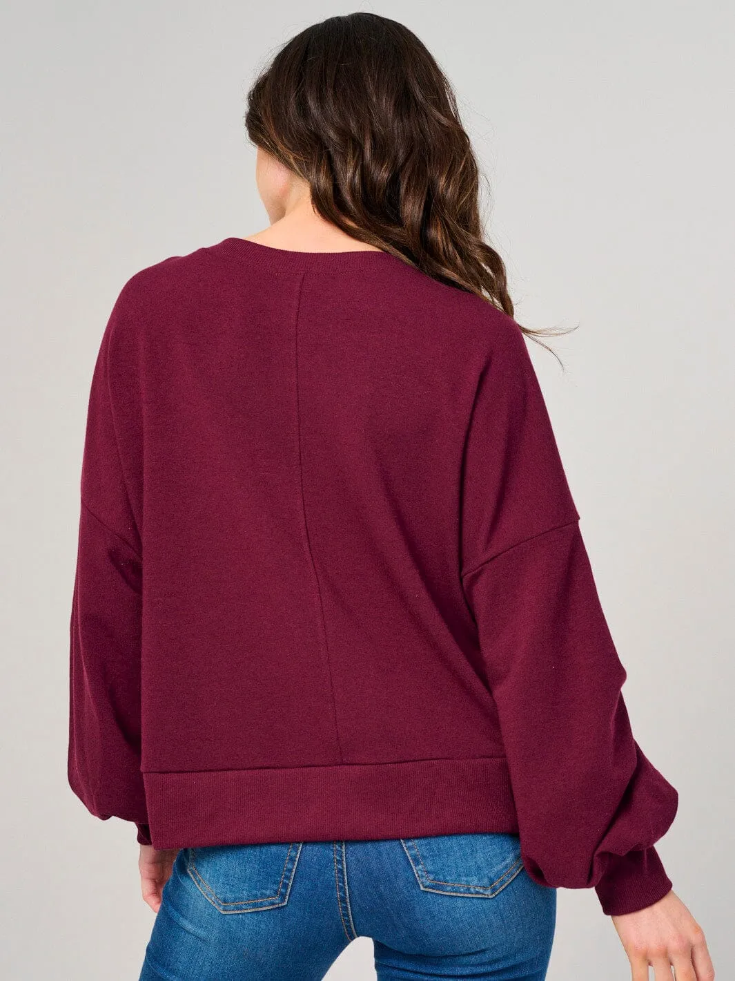 WOMEN'S LONG RUCHED SLEEVE PULLOVER SWEATER