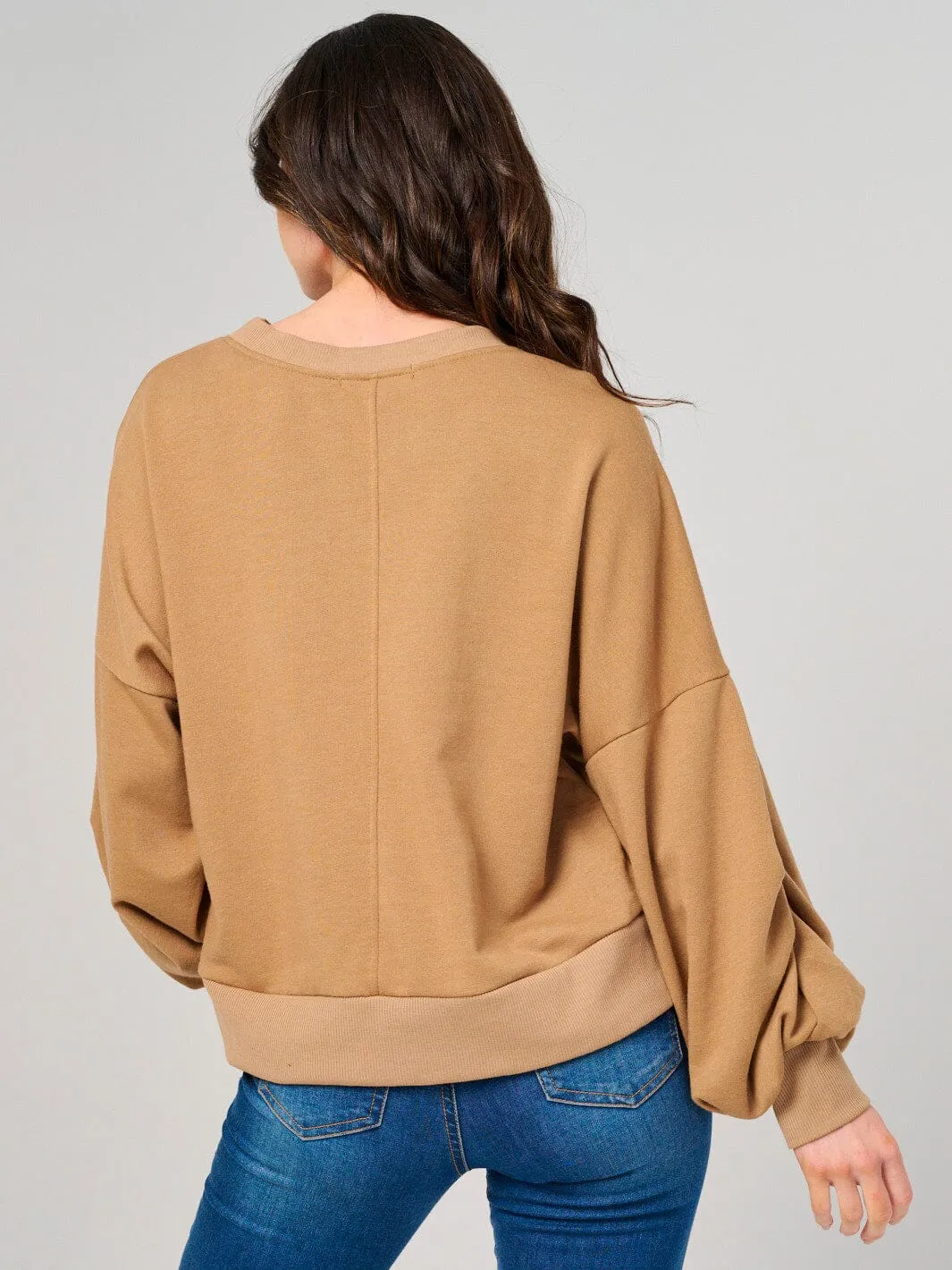 WOMEN'S LONG RUCHED SLEEVE PULLOVER SWEATER