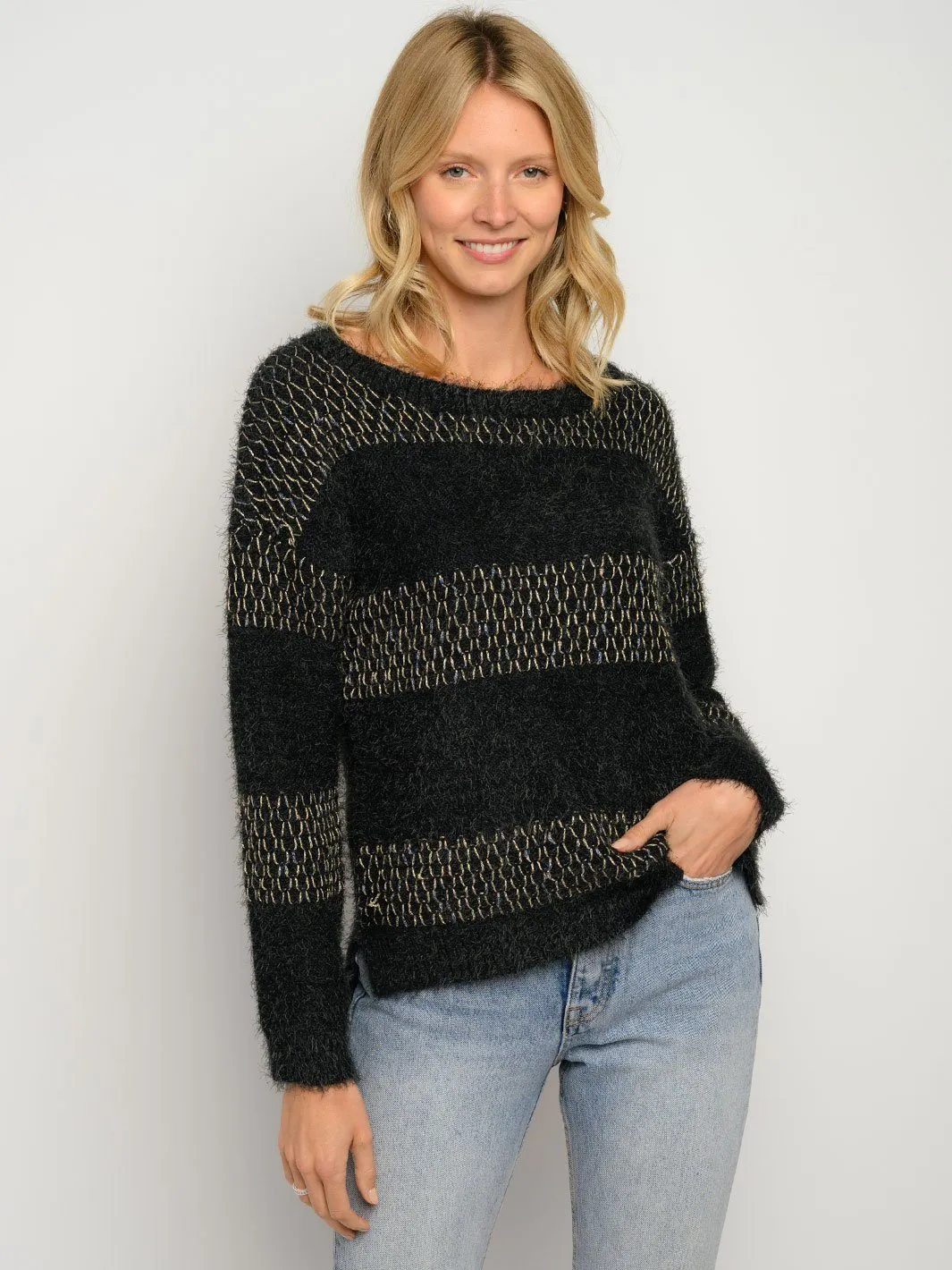 WOMEN'S LONG SLEEVE SHIMMER DETAIL SWEATER