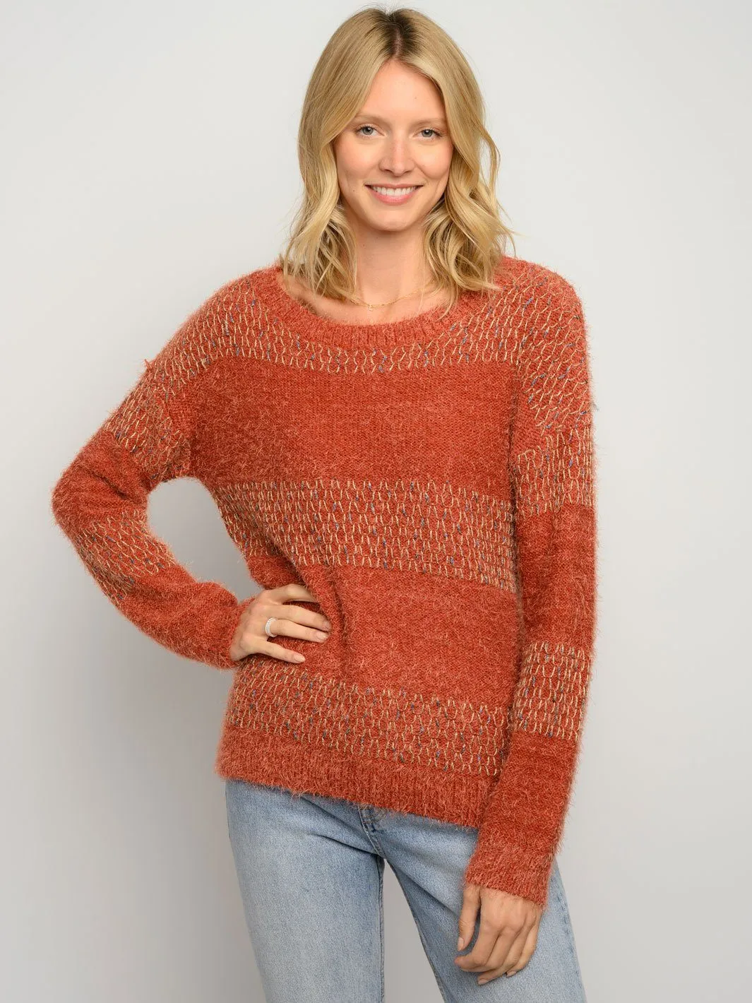 WOMEN'S LONG SLEEVE SHIMMER DETAIL SWEATER