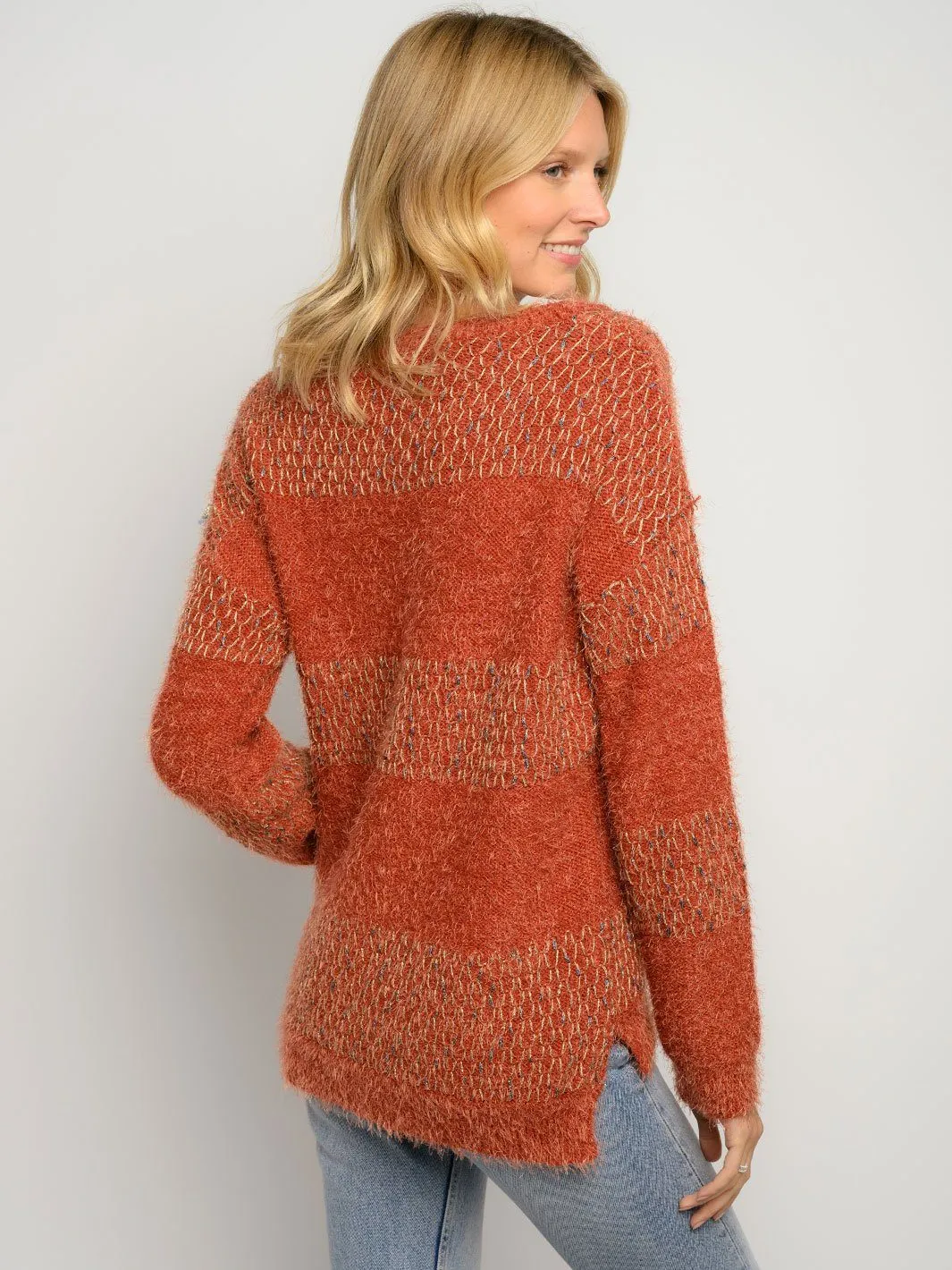 WOMEN'S LONG SLEEVE SHIMMER DETAIL SWEATER
