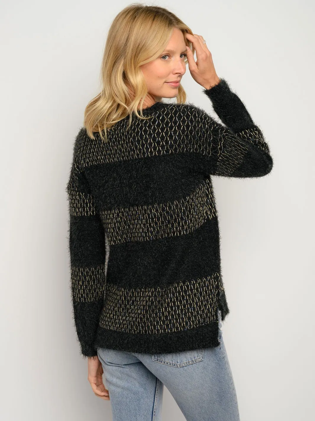 WOMEN'S LONG SLEEVE SHIMMER DETAIL SWEATER